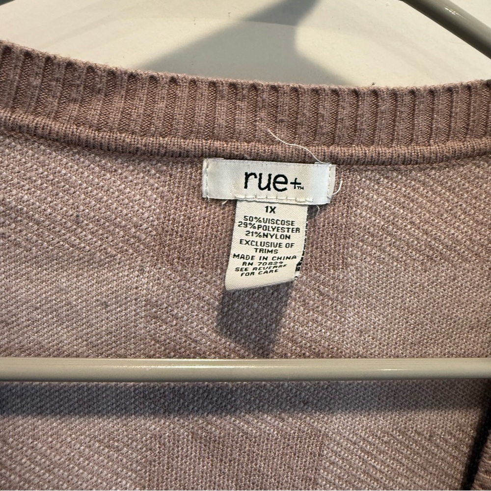 Cozy Checkered Cardigan in Brown and White - Picture 4 of 7